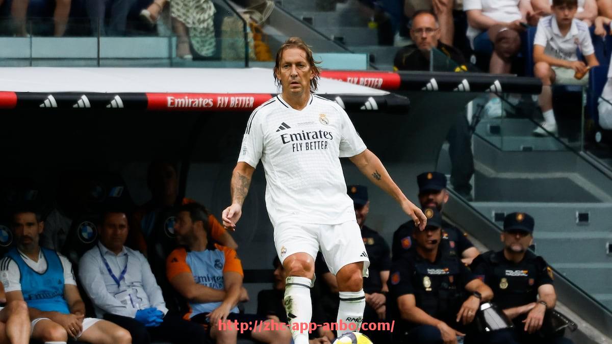 安博体育app下载-法甲球员成就评价及其对球队贡献总结